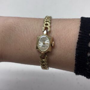Vintage Wittnauer Gold-Tone Women's Wrist Watch
